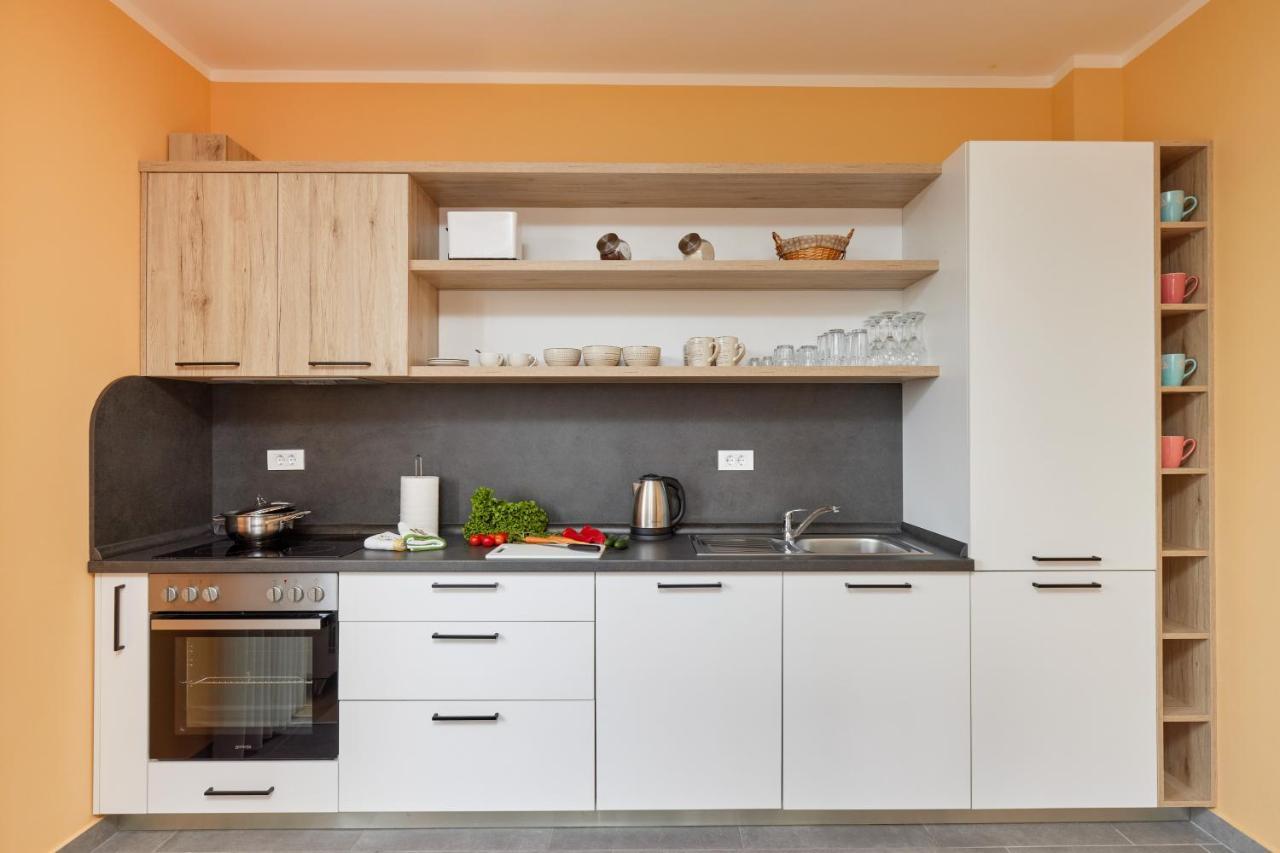 Premium-Designed Apartments Tivat Exterior photo