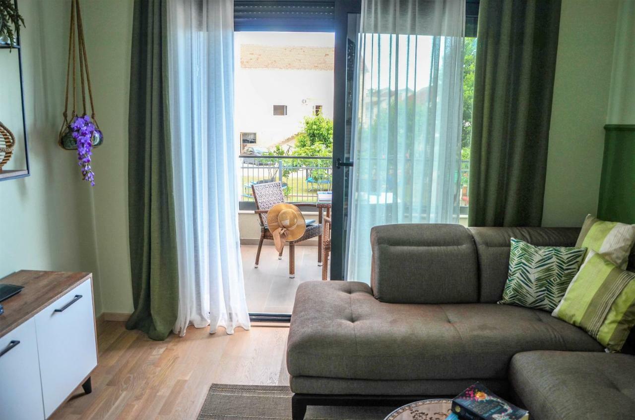 Premium-Designed Apartments Tivat Exterior photo